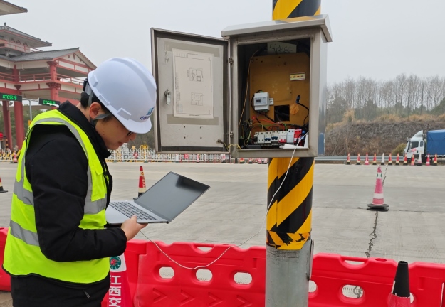 智能防雷防靜電監(jiān)控系統(tǒng)現(xiàn)場安裝調(diào)試 智能防雷防靜電監(jiān)控系統(tǒng)現(xiàn)場安裝調(diào)試